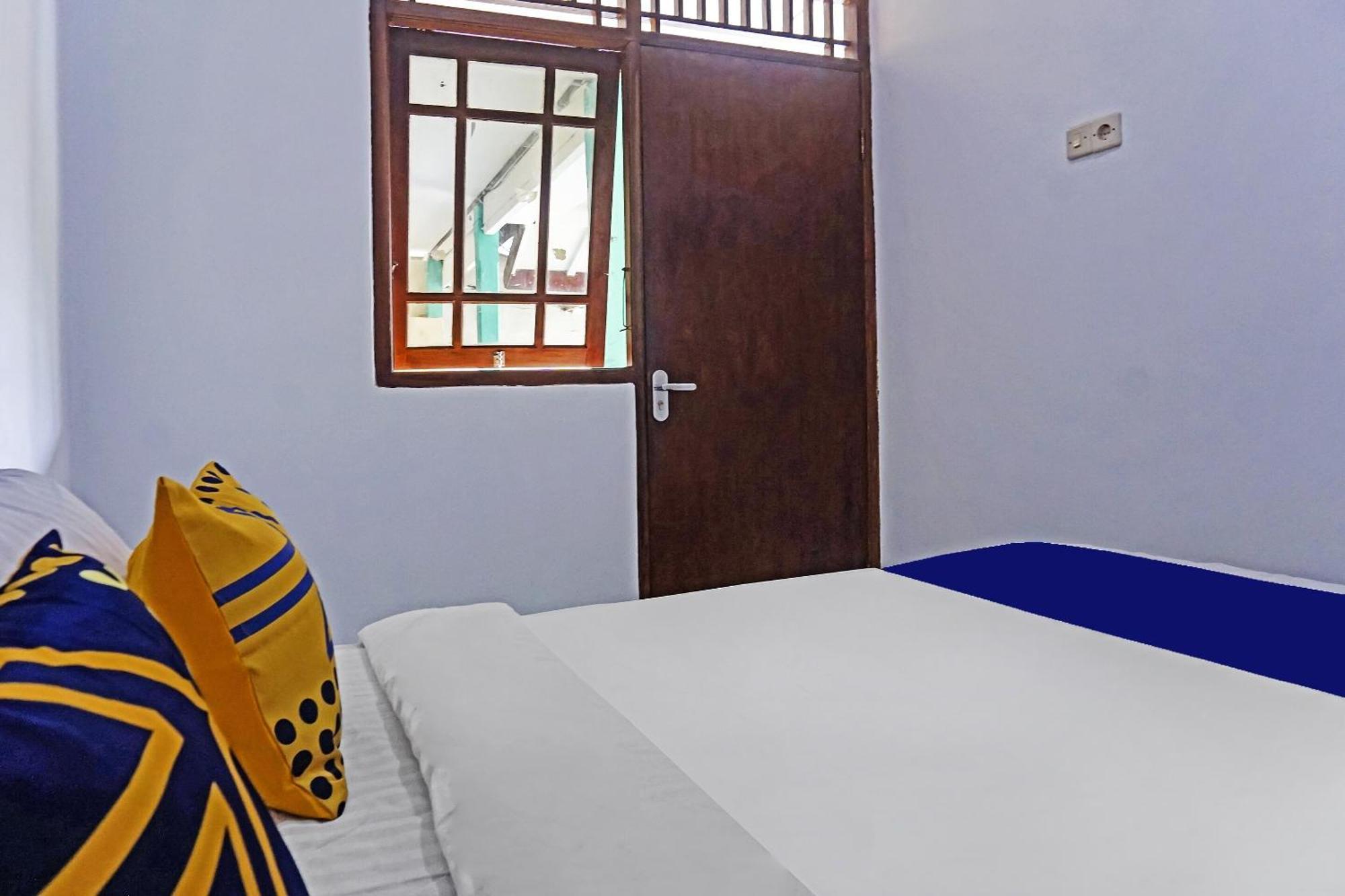 SPOT ON 90928 Wisma Asri Putra Syariah Bogor Bagian luar foto